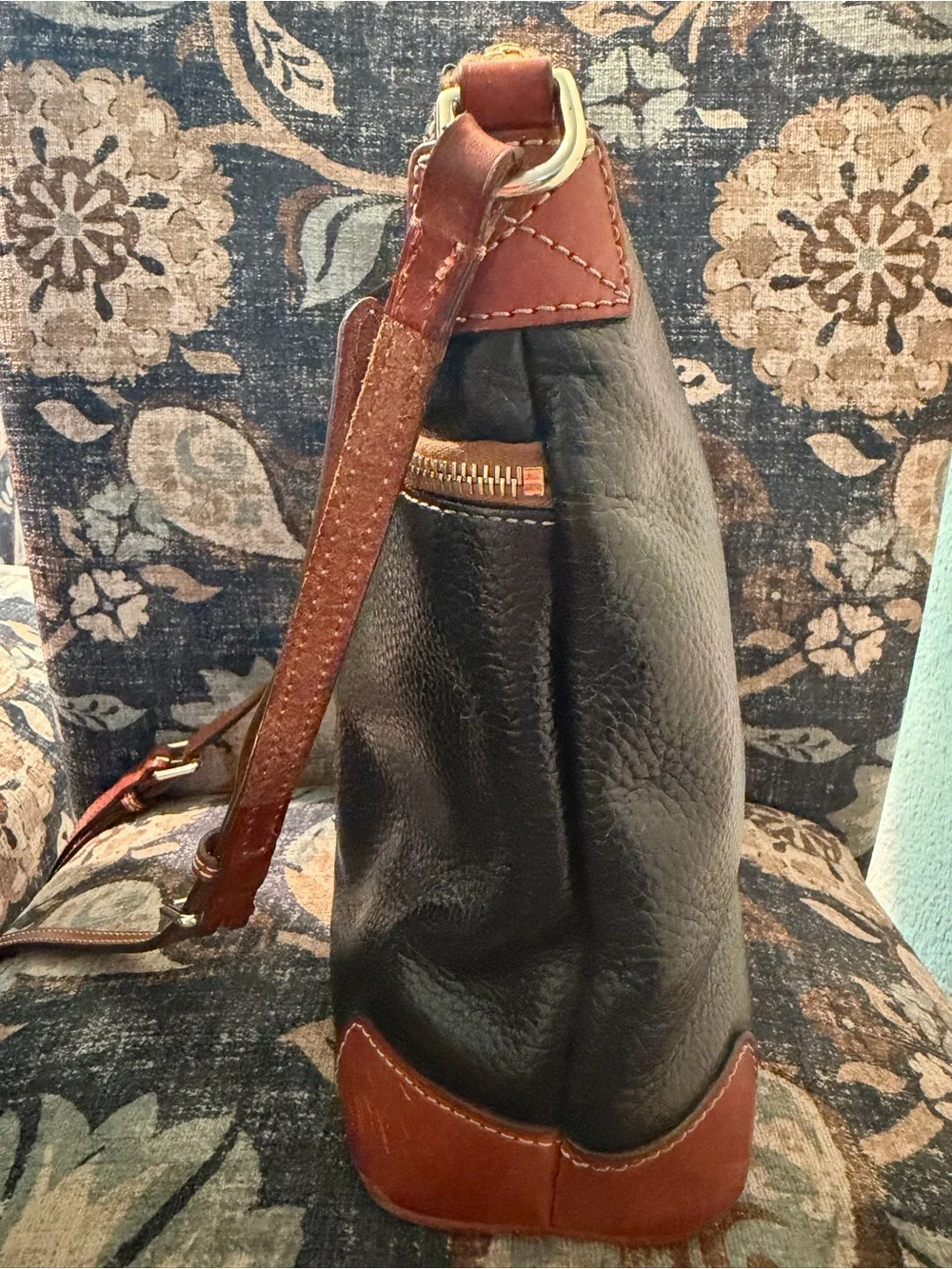 Dooney & Bourke sleek dooney